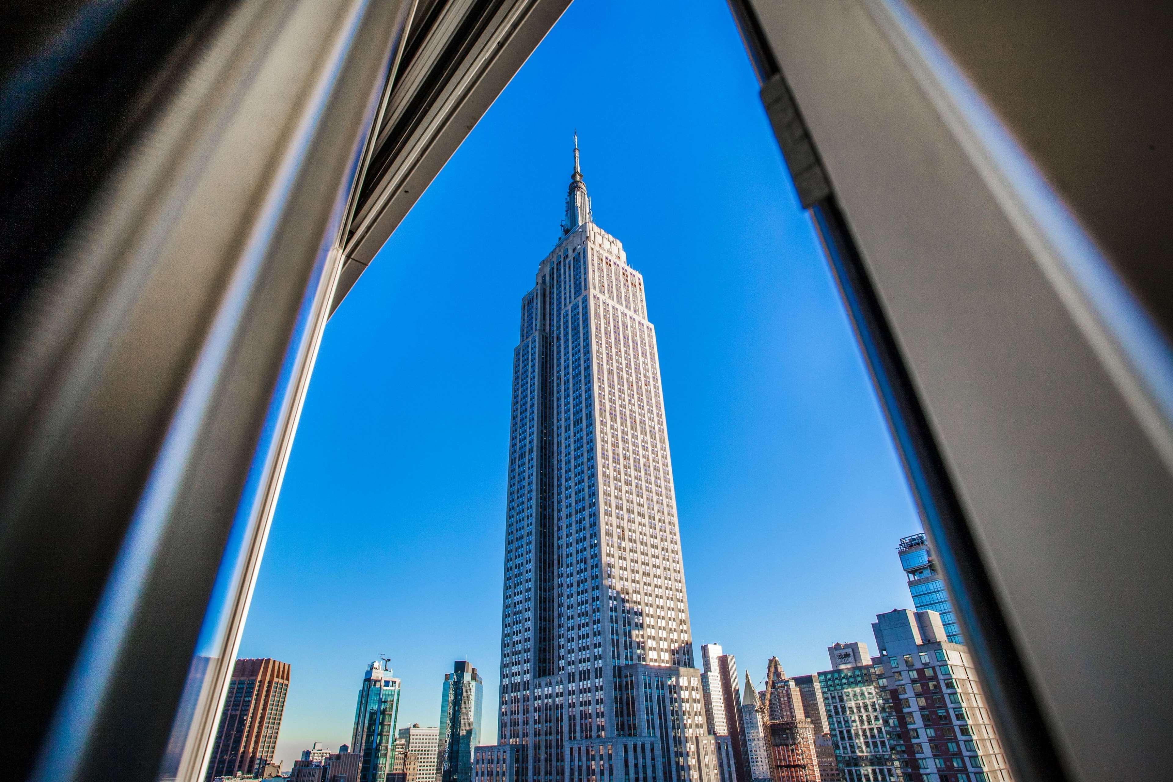Hilton Garden Inn West 35Th Street New York City Exterior photo