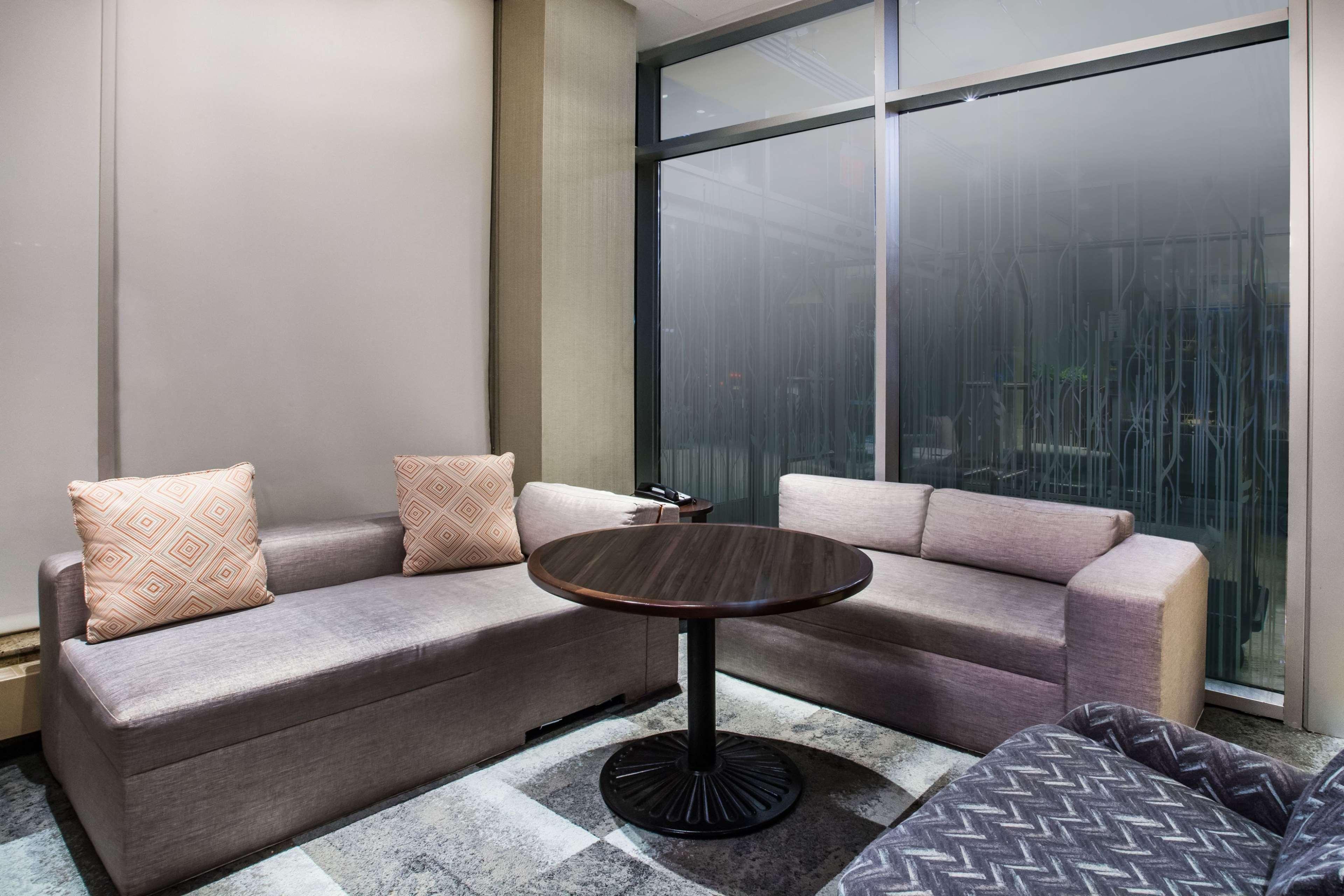 Hilton Garden Inn West 35Th Street New York City Exterior photo