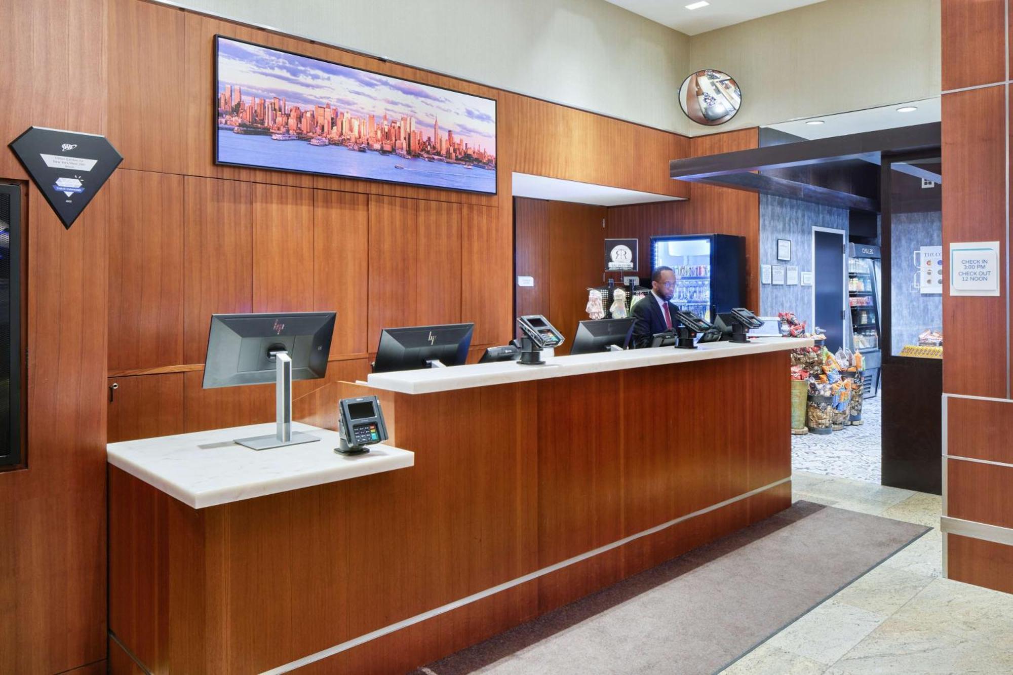Hilton Garden Inn West 35Th Street New York City Exterior photo