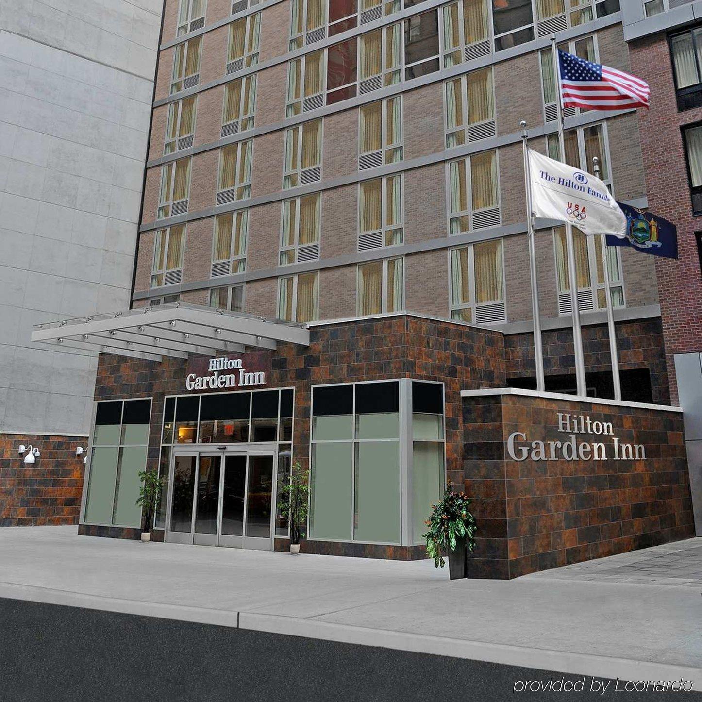 Hilton Garden Inn West 35Th Street New York City Exterior photo