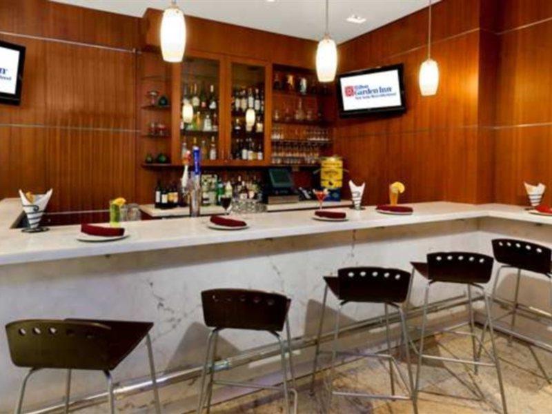 Hilton Garden Inn West 35Th Street New York City Exterior photo