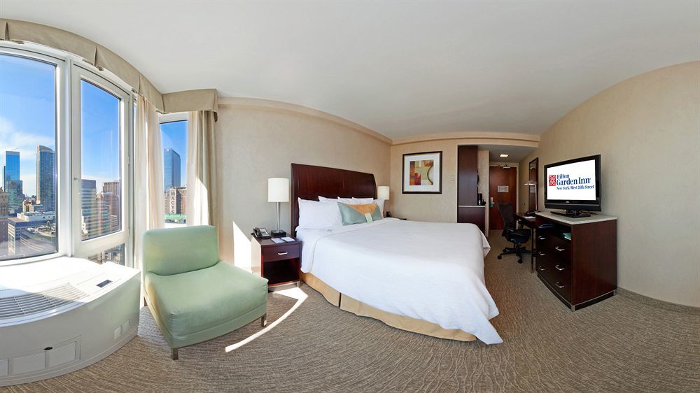 Hilton Garden Inn West 35Th Street New York City Exterior photo