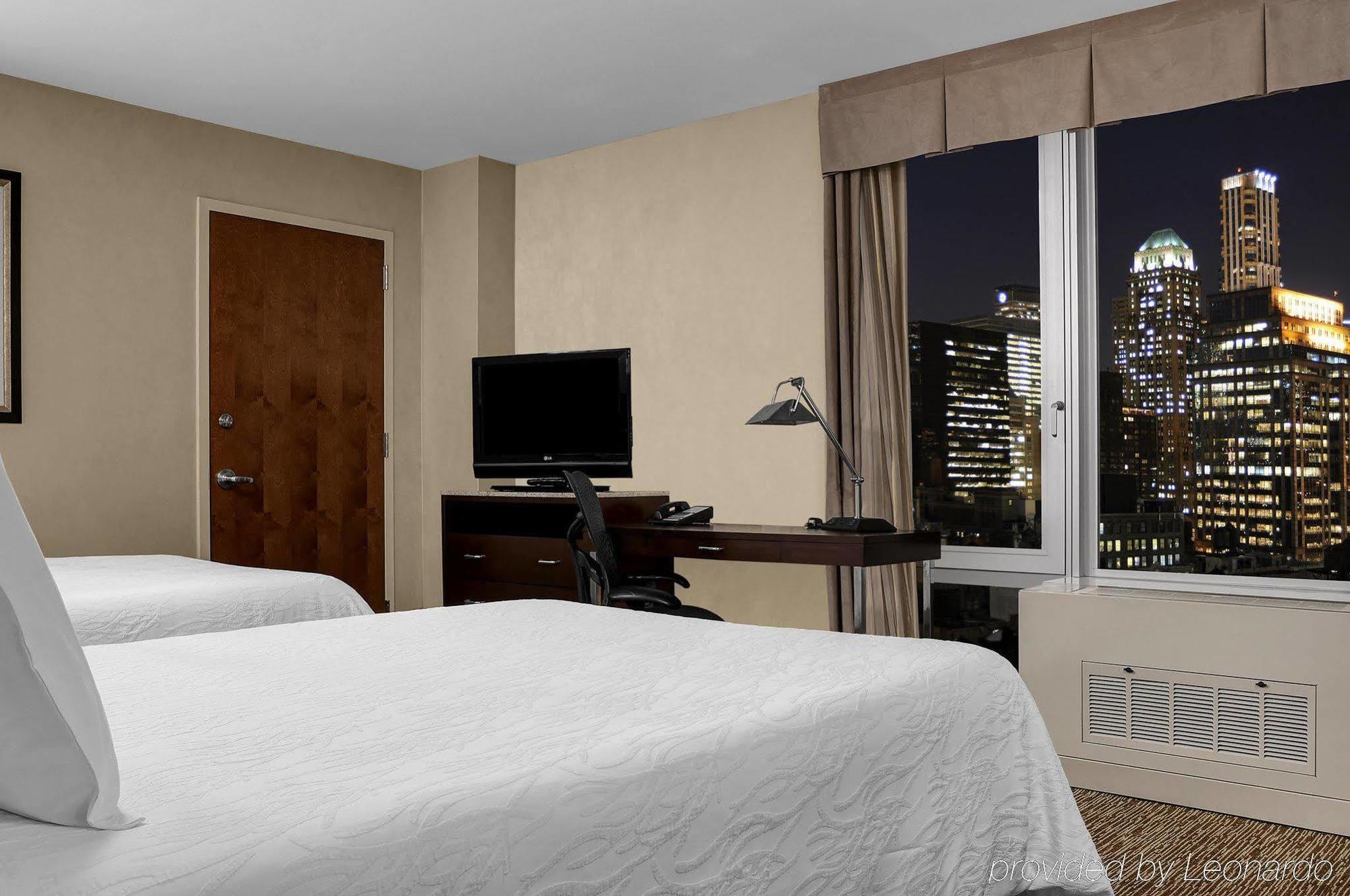 Hilton Garden Inn West 35Th Street New York City Exterior photo